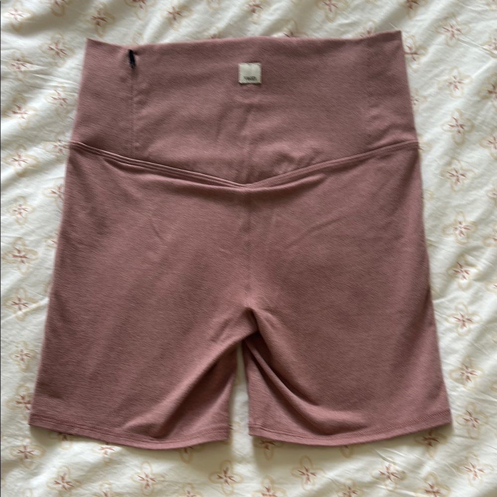 Vuori Pink Bike Shorts High-Waisted Stretchy Design